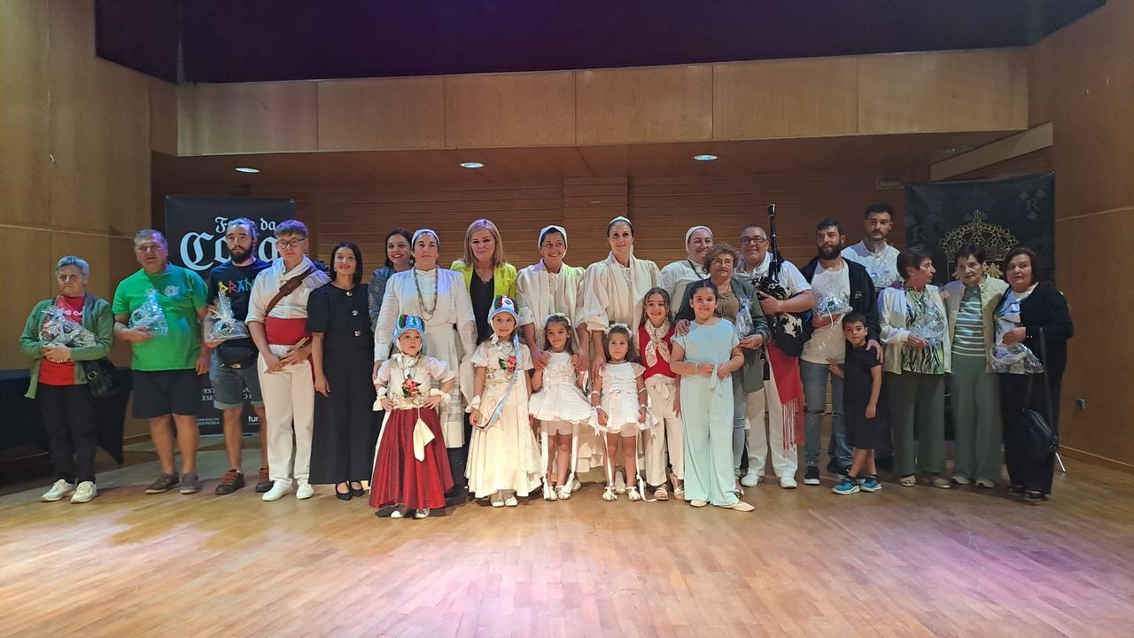 La Festa da Coca arranca entre homenajes, relevo de Penlas y una noche de Panorama