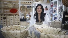 Idoia Cuesta, en su taller de Outeiro de Rei