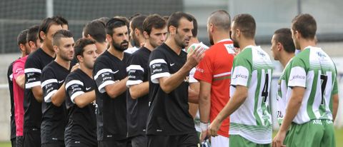 El partido de ida, disputado en el campo alcalde Manuel Candocia, fue muy intenso aunque acab� con empate a cero. 