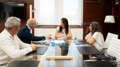 Mart�nez Allegue y Garc�a Pose, en el centro de la imagen