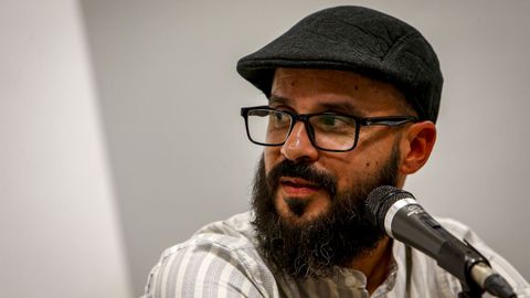 Presentación del poemario del argentino Diego Roel en Rianxo