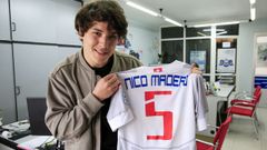 El jugador hispano-uruguayo trabaja en una corredur�a de seguros en Lugo