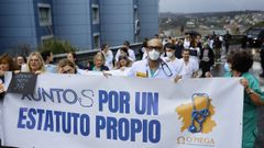 Los m�dicos del Hospital de A Coru�a se manifestaron este mi�rcoles rodeando el edificio central del Chuac