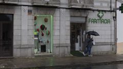 La farmacia de Quinti�ns, en Mux�a, en una foto de archivo.