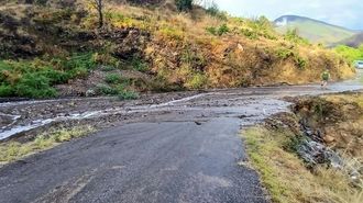 La lluvia vuelve a provocar torrentes en el monte quemado en el 2025 en Quiroga