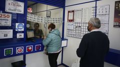 En imagen de este s�bado, la administraci�n de loter�as n�mero 2 de Viveiro, situada en Covas