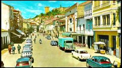 Edificio del antiguo cine Capitol en la calle Cardenal, a la derecha, a la altura de las terrazas 