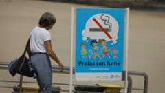 Cartel informativo de Praias sen fume en Santa Cristina (Oleiros)