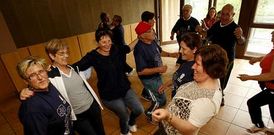 Los alumnos de gimnasia de Coristanco celebraron una gran fiesta en Casa S�nchez.