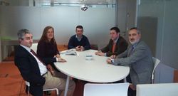 Cores Tour�s y Cristina S�nchez, ayer en Silleda con otros representantes de la Xunta y de Hidroel�ctrica. 