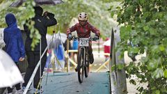 Maceda disfrut� del mejor mini BTT a pesar de la lluvia