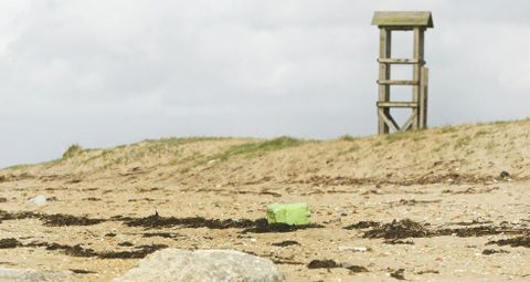 Los temporales arrojan a las playas todo tipo de restos<span lang= es-es > </span>