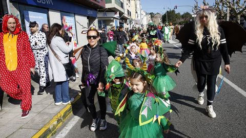 Los escolares de Pobra salieron a la calle a lucir sus disfraces