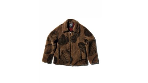 Cedric Grolet x Zara. Sobrecamisa de Lana. Sobrecamisa con cremallera, confeccionada 100% en lana con textura tipo borrego. El estampado cubre toda la prenda e incluye frutas, frutos secos, repostería y pizza, haciendo referencia al mundo culinario de Grolet. Un diseño relajado y acogedor.