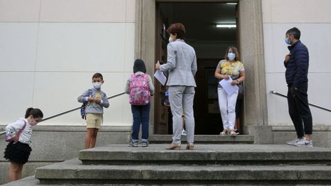 Los nios del colegio Anexa, en su primer da de escuela