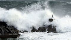 Olas de hasta diez metros en la costa gallega