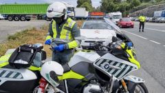 Este verano se harn 120.000 pruebas de alcoholemia como esta, realizada cerca de Pontevedra.