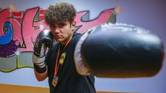 G�mez entrena en el gimnasio Maniotas de Noia y se colg� la plata en el pasado nacional