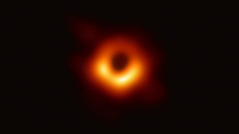 IMAGEN DEL AGUJERO NEGRO 