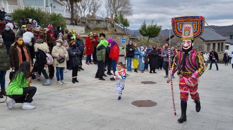 El folin de Chaguazoso en el desfile de Vilario de Conso