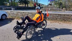 Christian Salamin, en su llegada a O Cebreiro, en su veh�culo adaptado, que mueve con una sola pierna