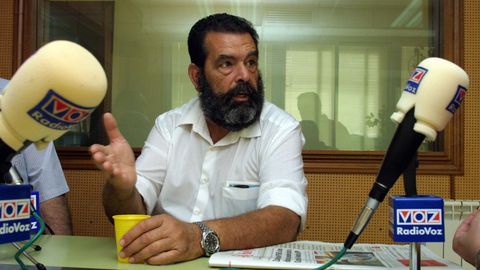 Miguel San Claudio Veloso, durante una charla en Radio Voz en el 2003