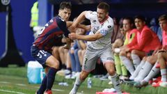 H�ber Pena durante el partido disputado entre Eibar y Racing en Ipurua en la primera vuelta.