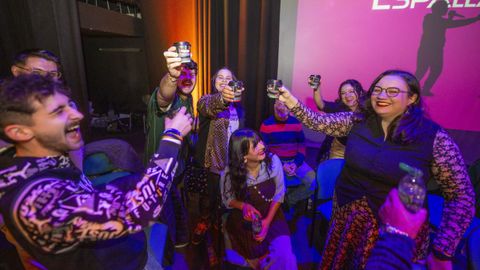 As� foi a festa da regueifa de Carballo, imaxe a imaxe, rima a rima