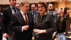 El ministro de Agricultura de Espa�a, Luis Planas, con su hom�loga de Francia,�Annie Genevard , el mes pasado en Bruselas