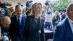 La diputada Cayetana lvarez de Toledo y el vicesecretario de Hacienda, Juan Bravo, asistieron al acto en representacin del PP