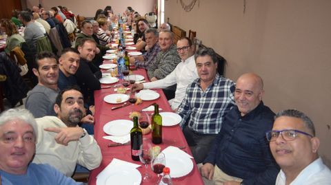 En la fiesta sorpresa participaron cerca de 70 personas