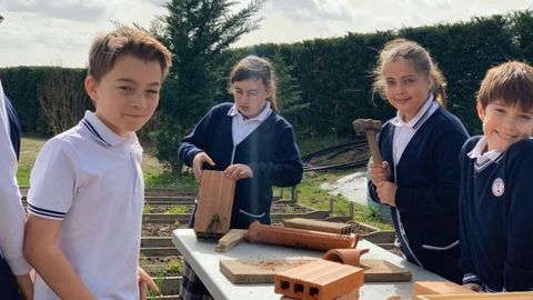 Los alumnos construyeron su propio hotel de insectos