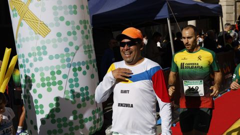 Carrera solidaria de la Guardia Civil en Ourense.