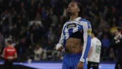 Lucas Noubi, se lamenta durante el duelo frente al Real Racing Club.