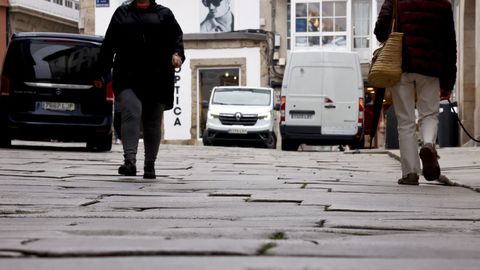En la fotografa se aprecia el disnivel existente entre las losas de piedra