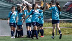 El Rosalía celebra un gol en Oira
