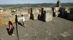 Turistas en lo alto de la torre del homenaje de Monforte, en una imagen de archivo