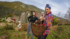 Rubn Snchez muestra a travs del perfil de Instagram su estilo de vida en la aldea sonense de As Trabes