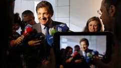 El presidente del Principado, Javier Fernndez, atiende a los medios de comunicacin.El presidente del Principado, Javier Fernndez, atiende a los medios de comunicacin 