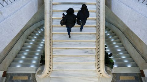 Escaleras principales de la sede de la Diputación de Lugo