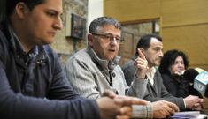 El alcalde lanza los dardos contra miembros de la oposici�n a los que tilda de �charlat�ns�. 