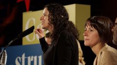 Ana Pont�n, con Noa Presas, ayer en Ourense. 