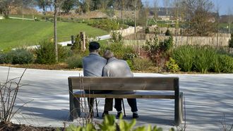 Csar y Amparo en el parque de Santa Cruz en enero del 2024.