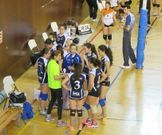 Las jugadoras del Ribeira Sacra reciben instrucciones, ayer, en un tiempo muerto en el partido del campeonato de Espa�a que se disputa en Sant Cugat ante el Ilicitano Carr�s, que perdieron por 1-2