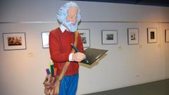 Escultura de Xaqu�n Mar�n, un icono do Museo do Humor de Fene