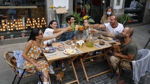 A Carillana, uno de los locales de referencia en Santiago para tomarse un móctel.