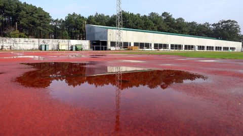 ABANDONO, DESPERFECTOS EN LA PISTA DE ATLETISMO DEL CAMPO MUNICIPAL DE A ALTA. POR LO QUE PERDIO LA HOMOLOGACION