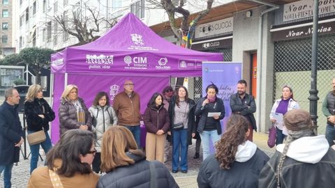 En Barbad�s se ley� un manifiesto con motivo del 8M, en la glorieta da Familia