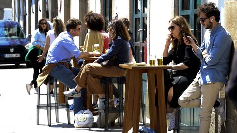 En Santiago se llenaron las terrazas del mercado de Abastos
