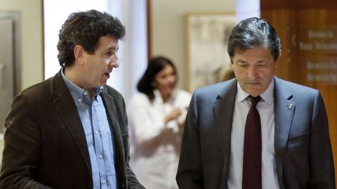 El presidente del Principado, Javier Fern�ndez y el secretario de Organizaci�n de la Federaci�n Socialista Asturiana, Jes�s Guti�rrez 